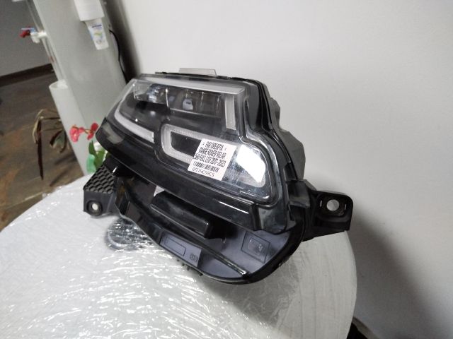 bontott LAND ROVER RANGE ROVER VELAR Jobb Fényszóró