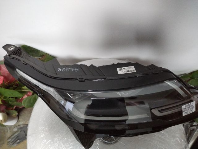 bontott LAND ROVER RANGE ROVER VELAR Jobb Fényszóró