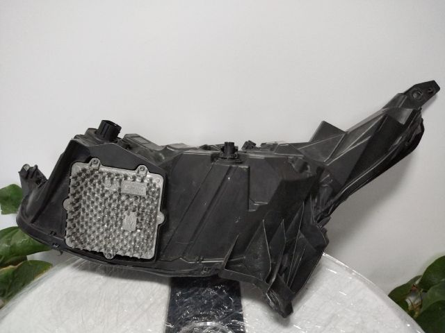 bontott LAND ROVER RANGE ROVER VELAR Jobb Fényszóró