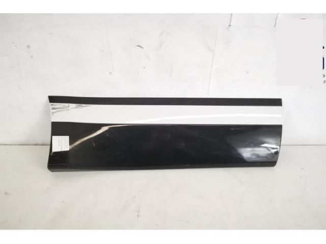 bontott LAND ROVER RANGE ROVER VELAR Jobb hátsó Ajtó Díszléc