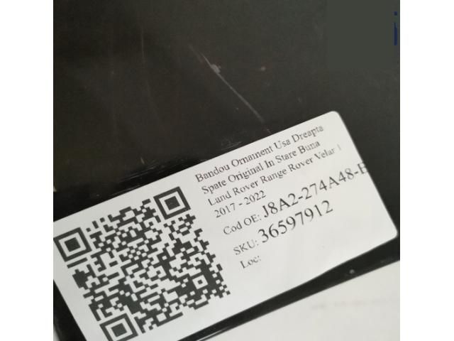 bontott LAND ROVER RANGE ROVER VELAR Jobb hátsó Ajtó Díszléc