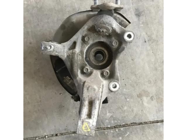 bontott LEXUS CT Jobb első Csonkállvány