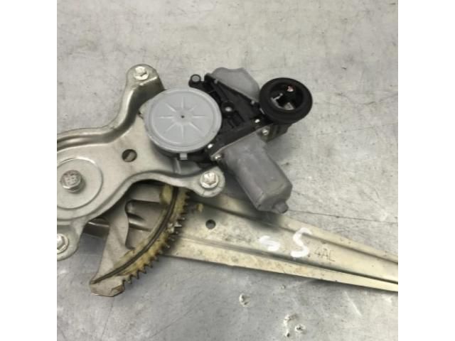 bontott LEXUS CT Bal hátsó Ablakemelő Szerkezet (Elektromos)