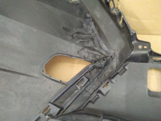 bontott LEXUS CT Első Lökhárító (Üresen)