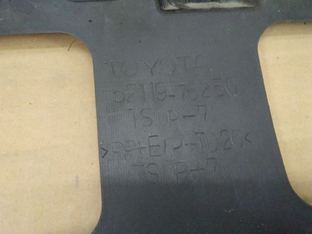 bontott LEXUS CT Első Lökhárító (Üresen)