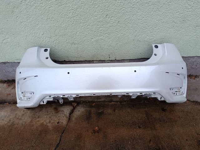 bontott LEXUS CT Hátsó Lökhárító (Részeivel)