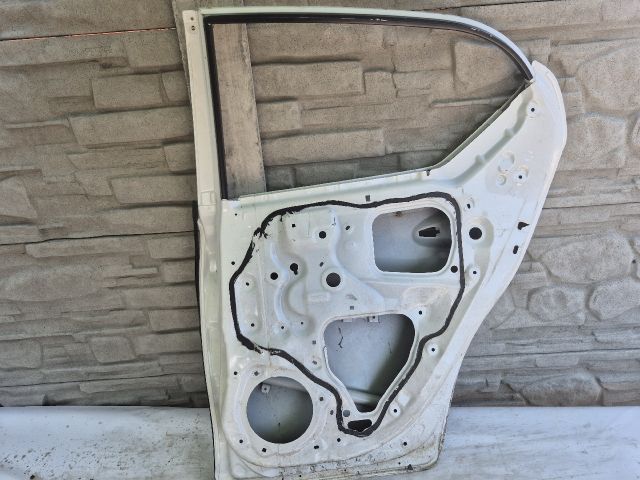 bontott LEXUS CT Jobb hátsó Ajtó (Üres lemez)