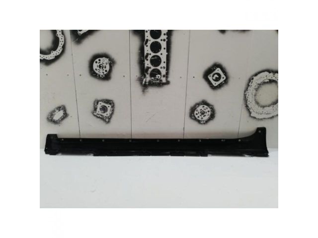 bontott LEXUS CT Jobb Küszöb