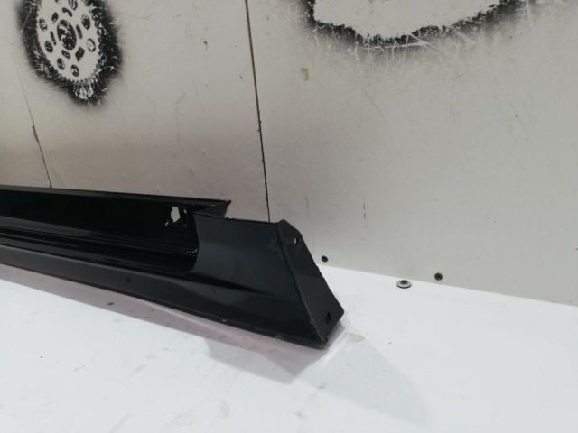 bontott LEXUS CT Jobb Küszöb