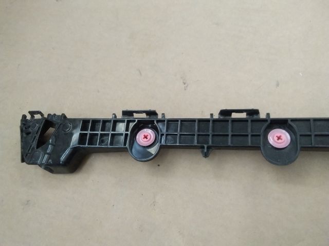 bontott LEXUS ES Bal hátsó Oldal Lökhárító Tartó (Műanyag)