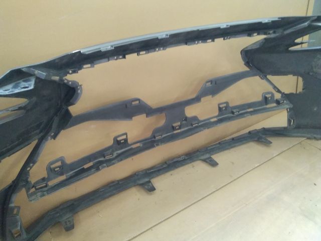 bontott LEXUS ES Első Lökhárító (Üresen)