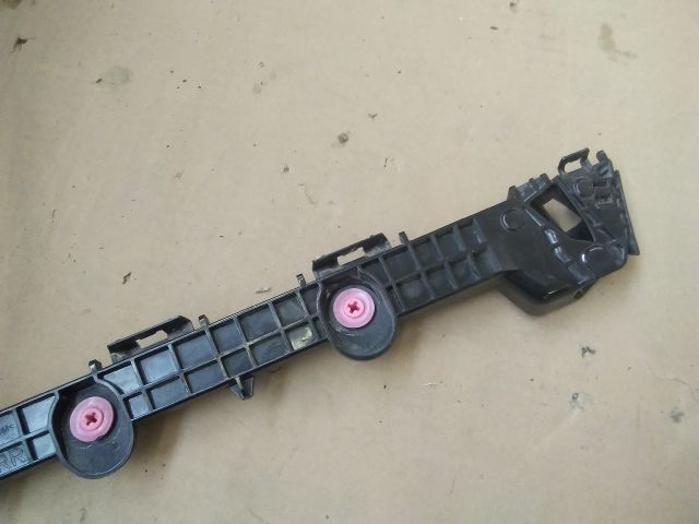 bontott LEXUS ES Jobb hátsó Lökhárító Tartó (Műanyag)