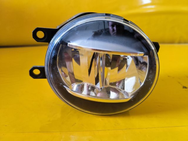 bontott LEXUS ES Jobb Ködfényszóró