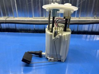 bontott LEXUS GS Üzemanyag Szivattyú