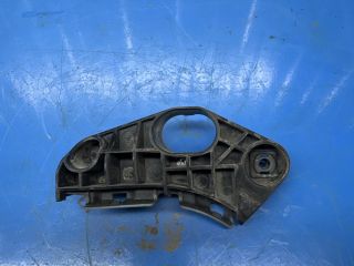 bontott LEXUS GS Bal első Lökhárító Tartó (Műanyag)