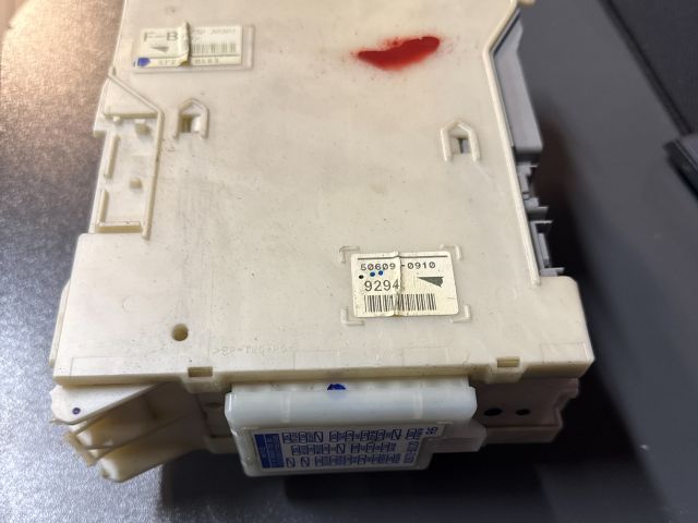 bontott LEXUS GS Biztosítéktábla Utastér