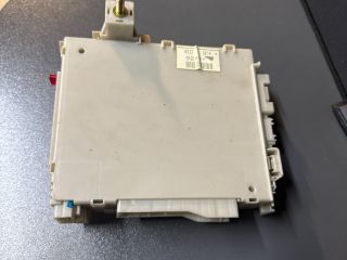 bontott LEXUS GS Biztosítéktábla Utastér