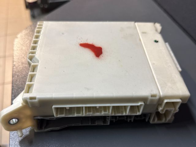 bontott LEXUS GS Biztosítéktábla Utastér