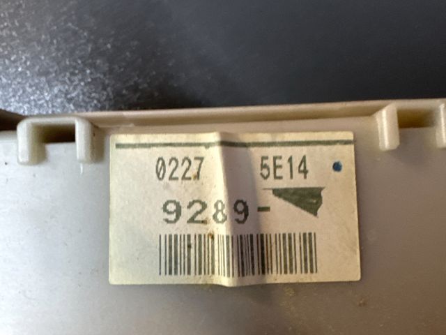 bontott LEXUS GS Biztosítéktábla Utastér