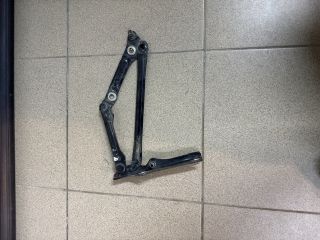 bontott LEXUS GS Csomagtérajtó Bal Zsanér