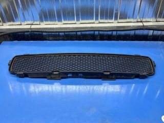 bontott LEXUS GS Első Lökhárító Alsó Középső Díszrács