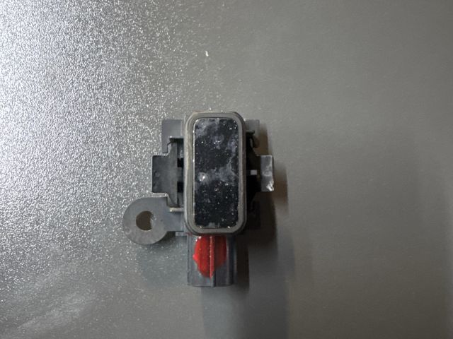 bontott LEXUS GS Első Tolatóradar Fej