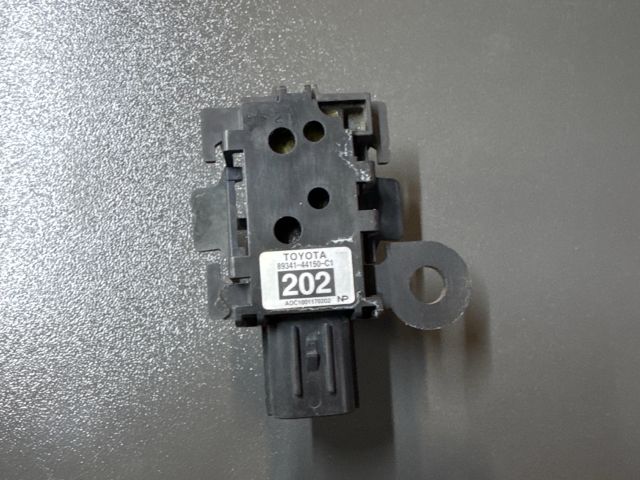 bontott LEXUS GS Első Tolatóradar Fej