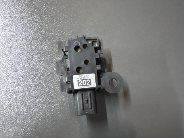 bontott LEXUS GS Első Tolatóradar Fej