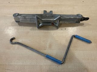 bontott LEXUS GS Emelő