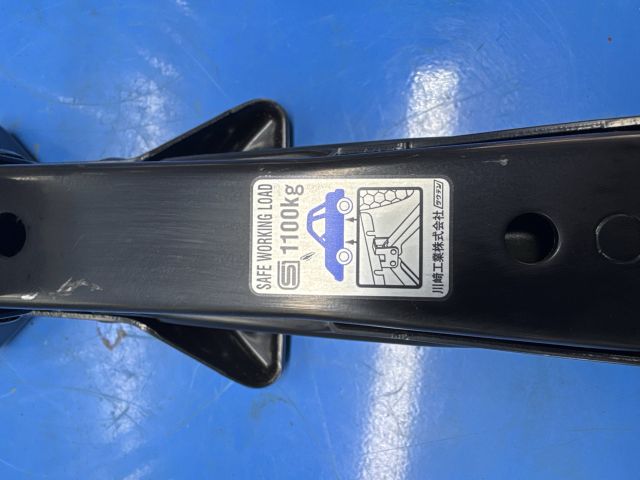 bontott LEXUS GS Emelő