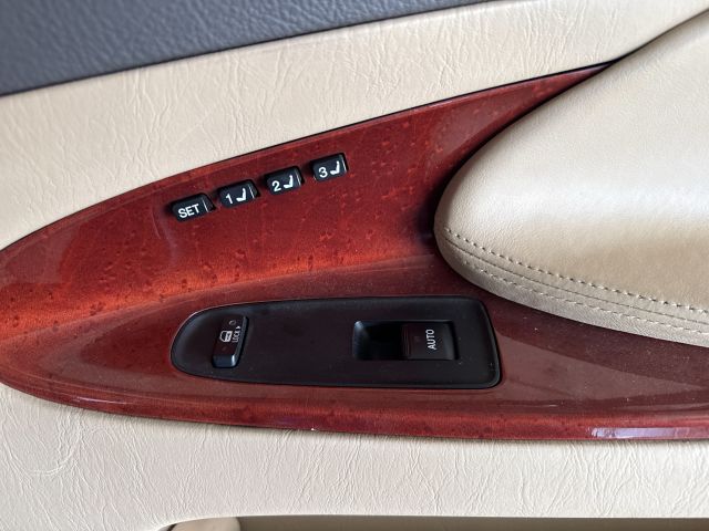 bontott LEXUS GS Jobb első Ajtó Kárpit