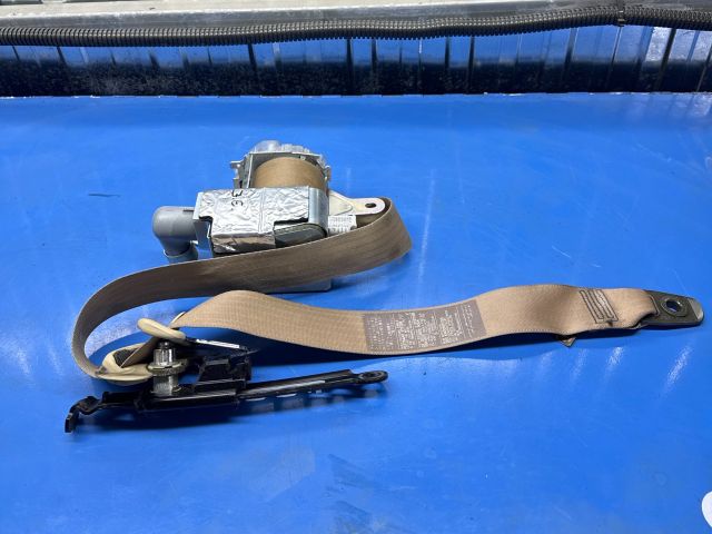 bontott LEXUS GS Jobb első Biztonsági Öv