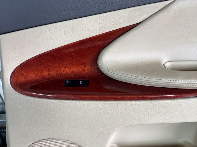 bontott LEXUS GS Jobb hátsó Ajtó Kárpit