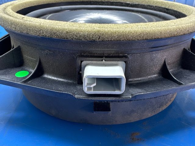 bontott LEXUS GS Jobb hátsó Hangszóró