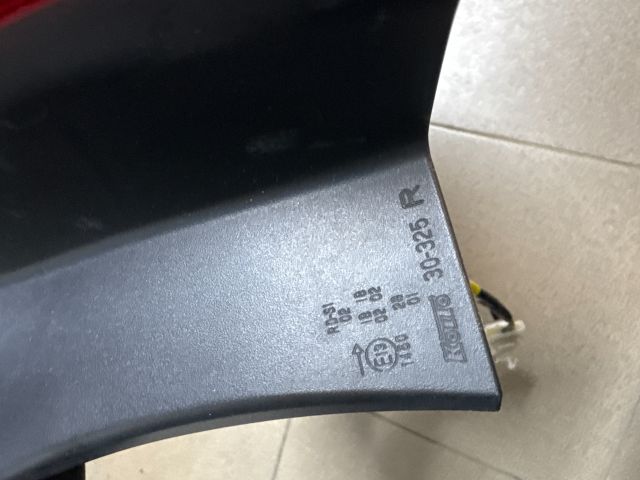 bontott LEXUS GS Jobb Hátsó Lámpa