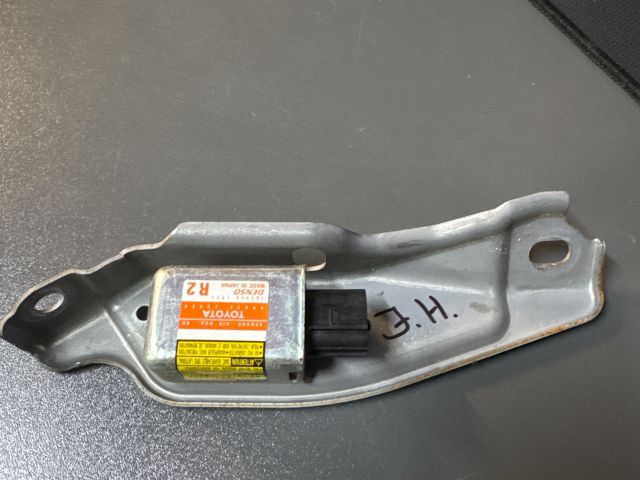 bontott LEXUS GS Jobb hátsó Oldal Ütközés Érzékelő