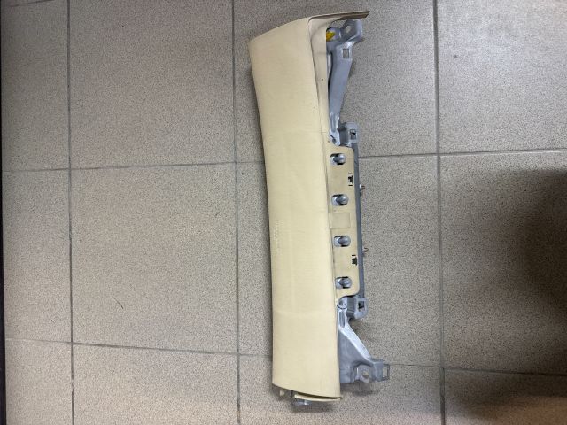 bontott LEXUS GS Jobb Térdlégzsák