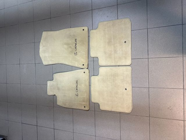 bontott LEXUS GS Szőnyeg Szett