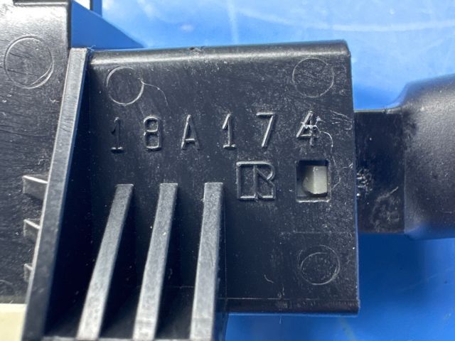 bontott LEXUS GS Tempomat Kar (Magában)