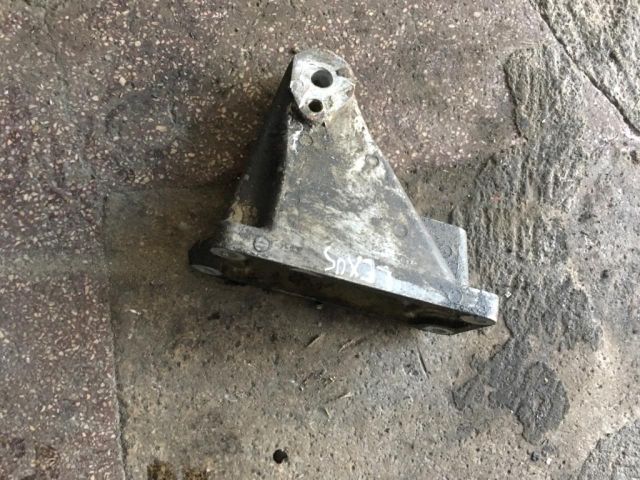 bontott LEXUS IS Motor Tartó Bak (Pozíciófüggetlen)