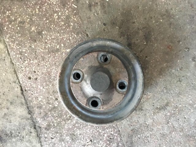 bontott LEXUS IS Vízpumpa Szíjtárcsa