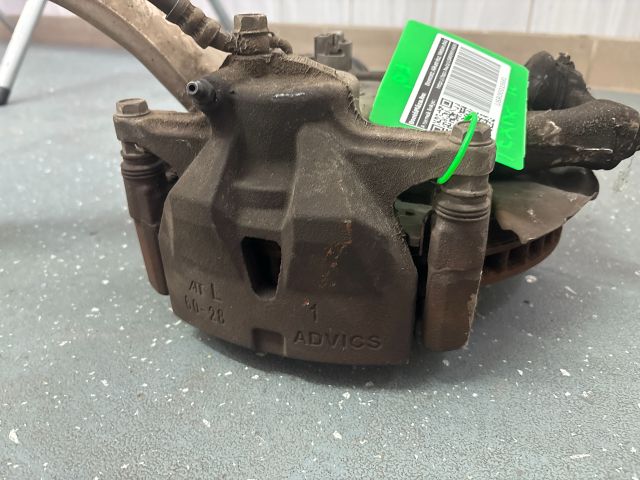 bontott LEXUS IS Bal első Féknyereg Munkahengerrel