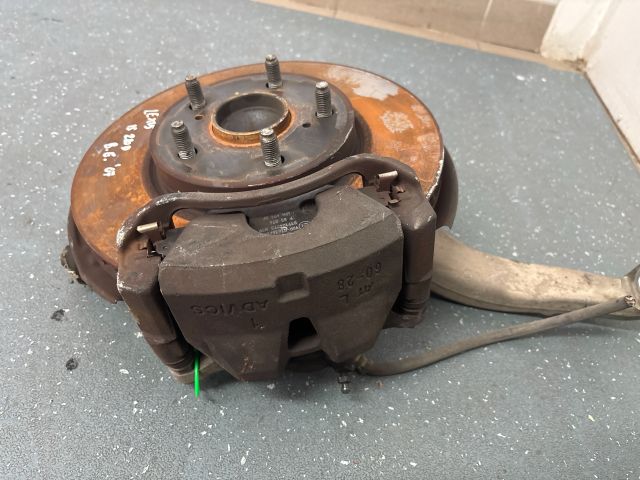 bontott LEXUS IS Bal első Féknyereg Munkahengerrel