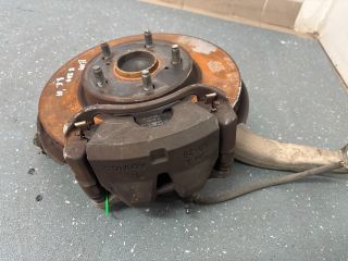 bontott LEXUS IS Bal első Féknyereg Munkahengerrel