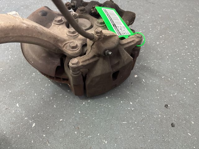 bontott LEXUS IS Bal első Féknyereg Munkahengerrel