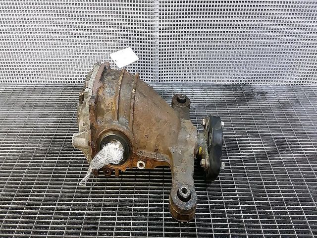 bontott LEXUS IS Differenciálmű Tartó Bak