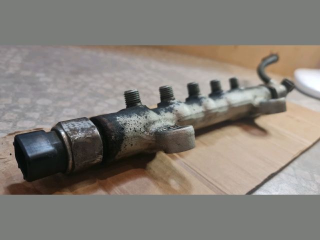 bontott LEXUS IS Nagynyomású Üzemanyag Gyűjtőcső