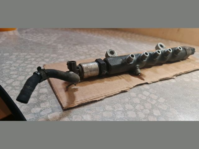 bontott LEXUS IS Nagynyomású Üzemanyag Gyűjtőcső