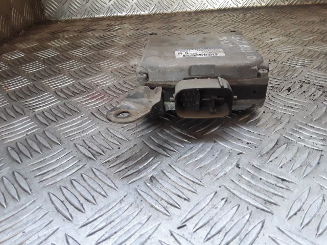 bontott LEXUS IS Szervó Szivattyú Elektronika