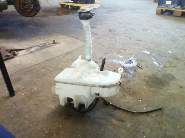 bontott LEXUS IS Ablakmosó Tartály